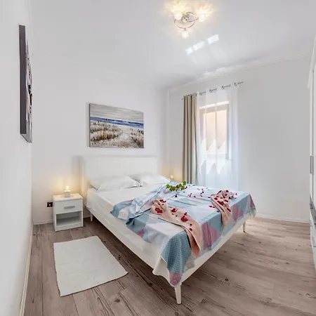 Daire Charming House On The And Deluxe *