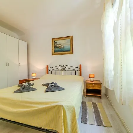 Daire Charming House On The And Deluxe Pula