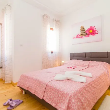 Charming House On The And Deluxe