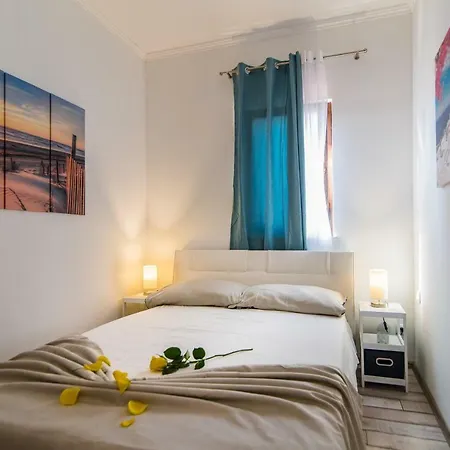 Charming House On The And Deluxe * Pula