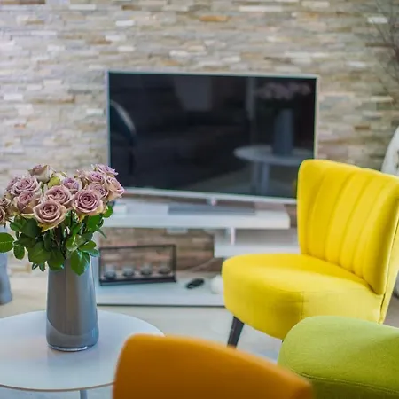 Charming House On The And Deluxe *