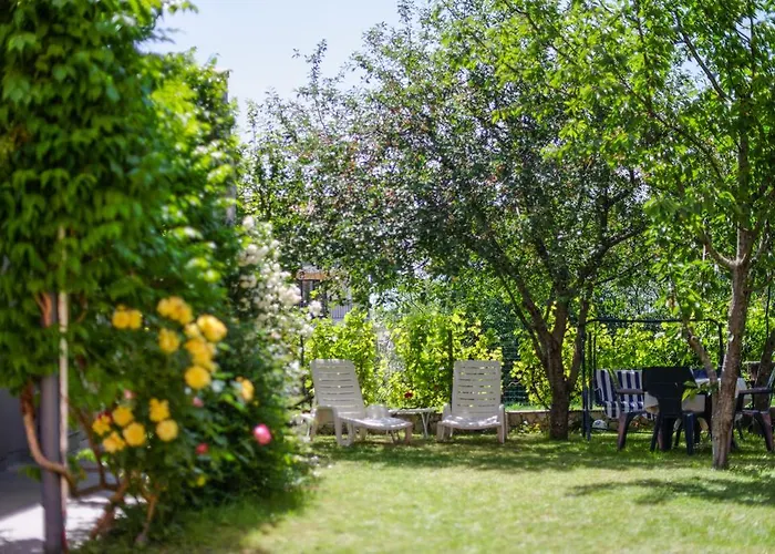 Charming House On The And Deluxe Пула