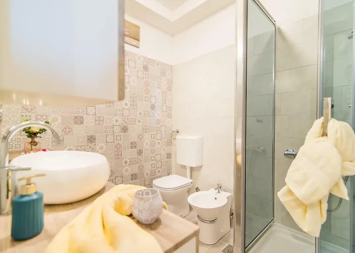 Charming House On The And Deluxe *