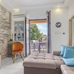 Charming House On The And Deluxe Appartement