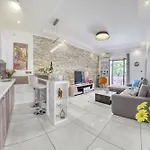 Charming House On The And Deluxe Appartement Pula