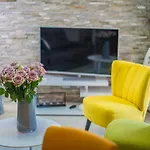 Charming House On The And Deluxe *