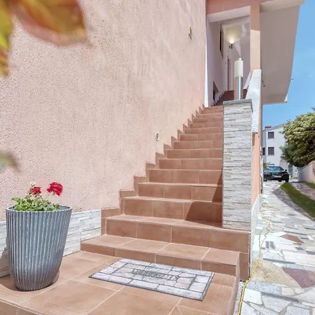 Charming House On The And Deluxe 아파트 풀라