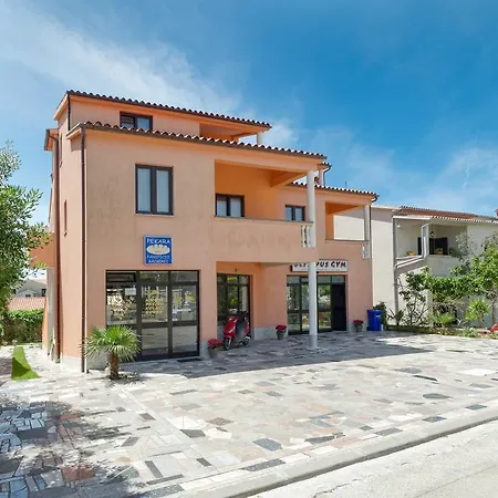 Apartment Charming House On The And Deluxe *