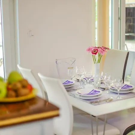 Charming House On The And Deluxe * Pula