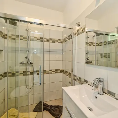 Charming House On The And Deluxe *