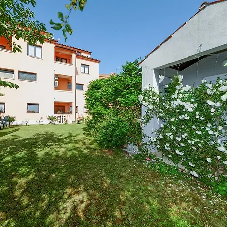 아파트 Charming House On The And Deluxe 풀라