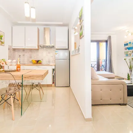 Charming House On The And Deluxe