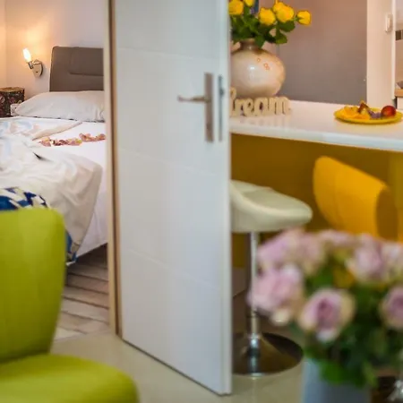 Charming House On The And Deluxe * Pula