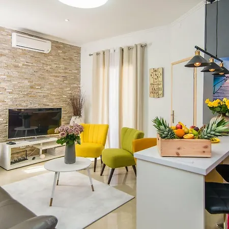 Charming House On The And Deluxe 아파트 풀라