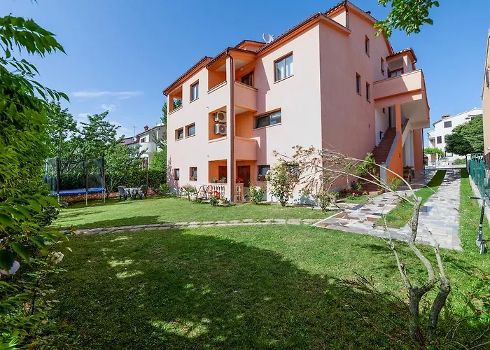 Charming House On The And Deluxe * Pula