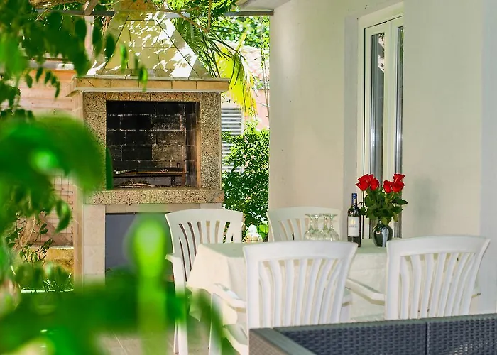 Charming House On The And Deluxe * Pula