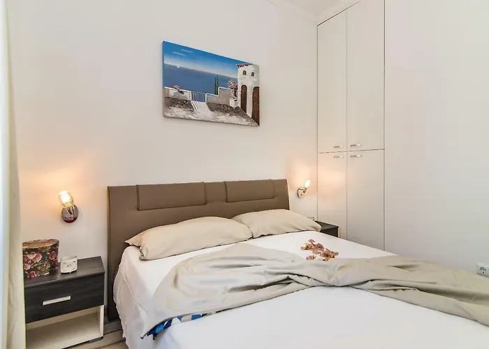 Charming House On The And Deluxe